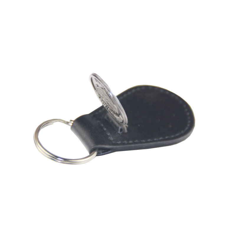 Geometrica Fashionable Caelatum Leather Keychain