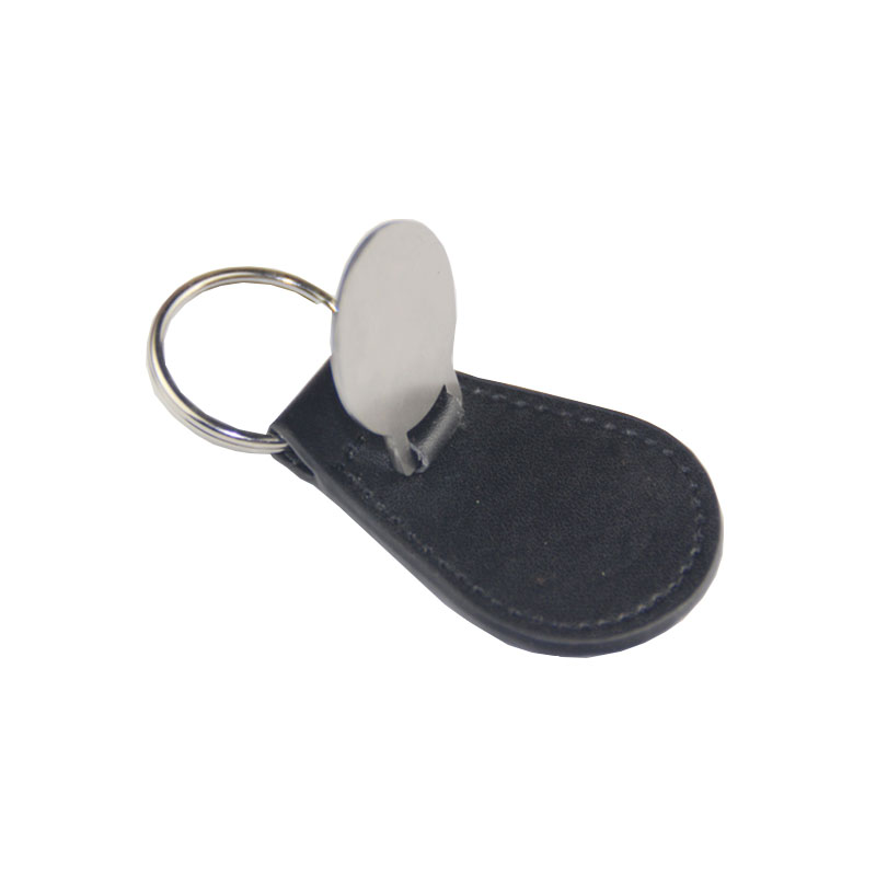 Geometrica Fashionable Caelatum Leather Keychain