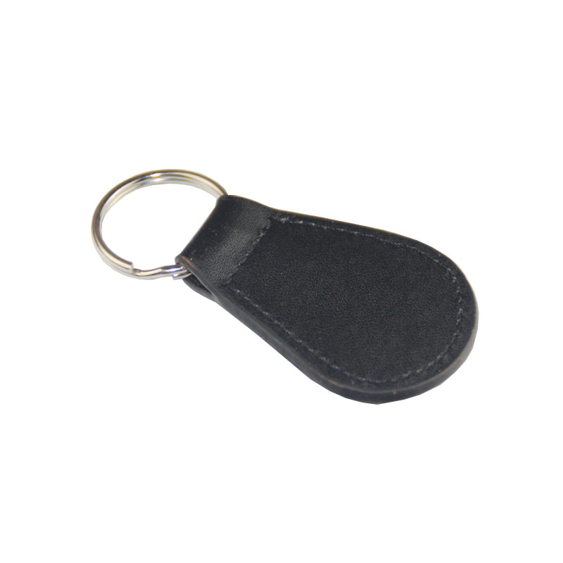 Geometrica Fashionable Caelatum Leather Keychain