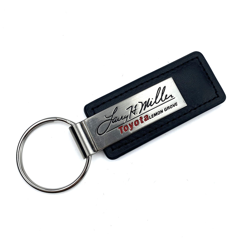 Custom informibus Classic polita Leather Keychain